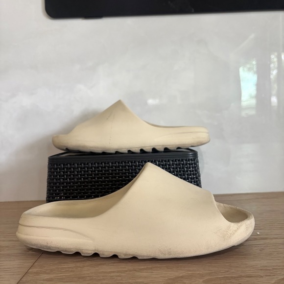 Other - Adidas Yeezy Slides Bone Colorway Mens Size 10